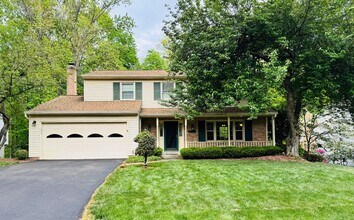 Building Photo - BEAUTIFUL AND PRIVATE LAKE RIDGE HOME