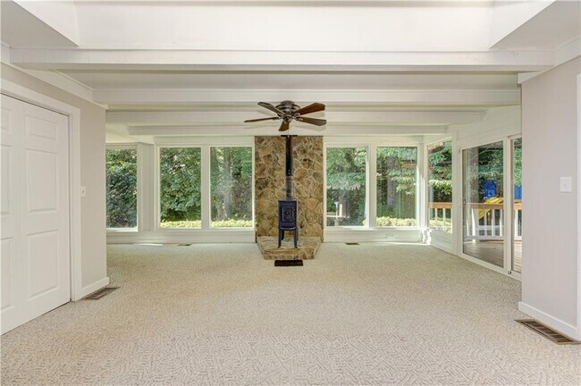 Building Photo - 1837 Chancery Ln
