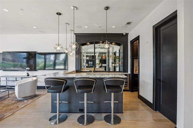 Building Photo - 2210 Boll St