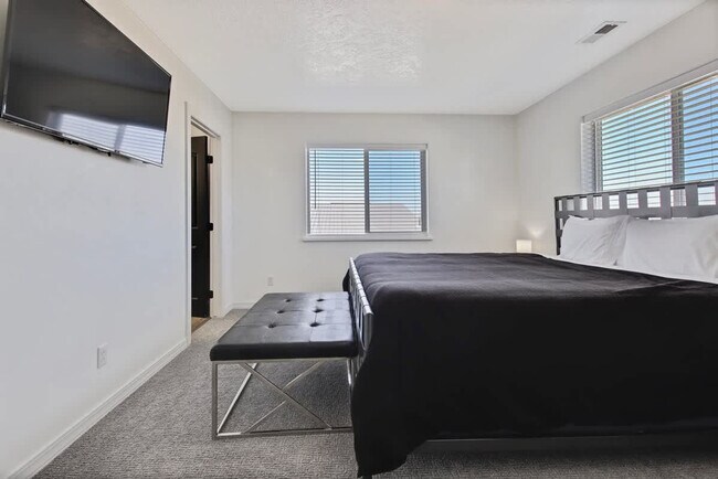 Building Photo - 4611 S Merrivale Pl