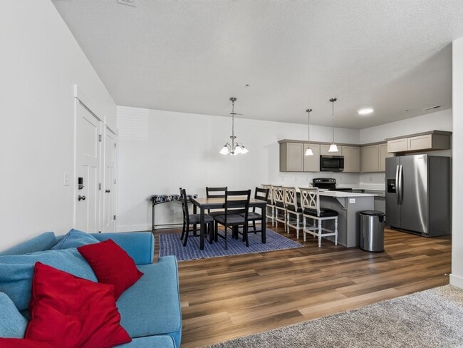 Building Photo - 1386 N 3830 W