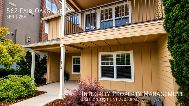 Building Photo - 562 Fair Oaks Ave