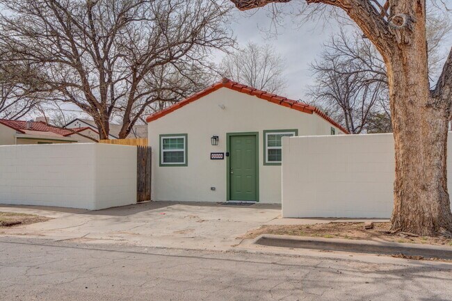 Building Photo - 2602 24th St