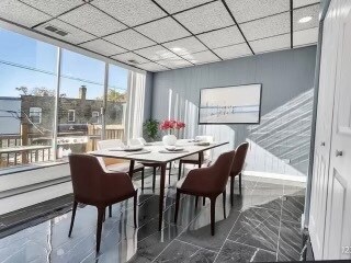 Building Photo - 2717 W Peterson Ave