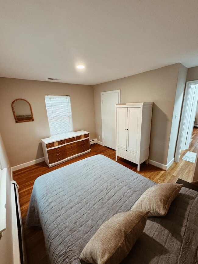 Building Photo - 474 Bob O Link Dr