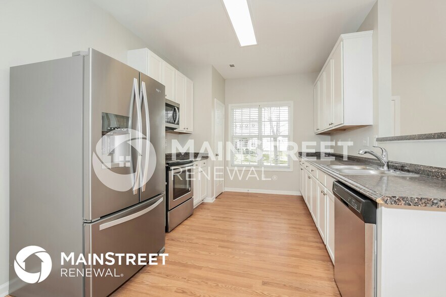 Building Photo - 4825 Green Spring Dr