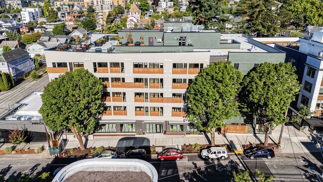 Building Photo - The Reed