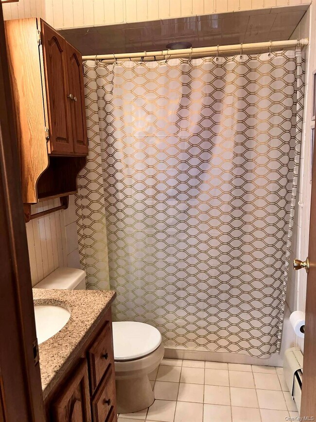 Building Photo - 454 Roy St