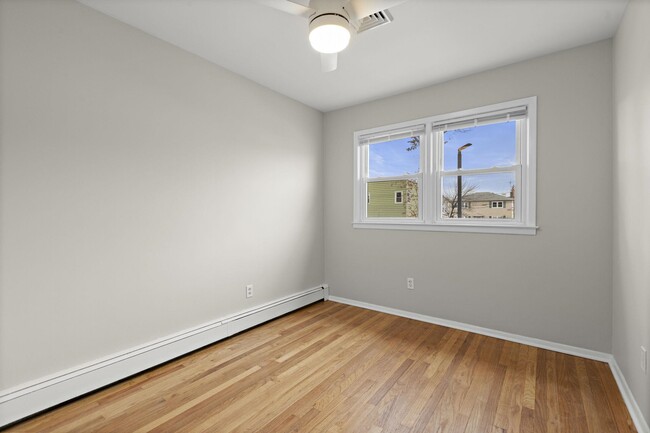 Building Photo - 763 6th St