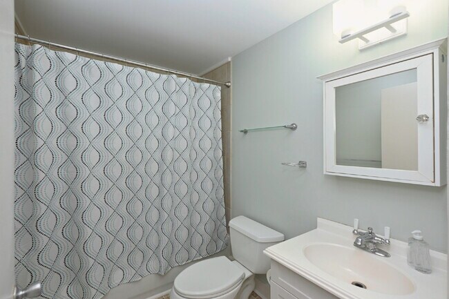 Building Photo - Renovated East Nashville Home | 3BR + Washer/Dryer + Off-Street Parking