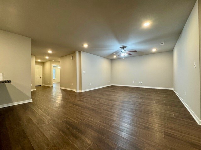 Building Photo - 2315 W Persimmon St