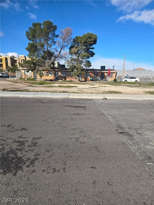 Building Photo - 708 Jackson Ave