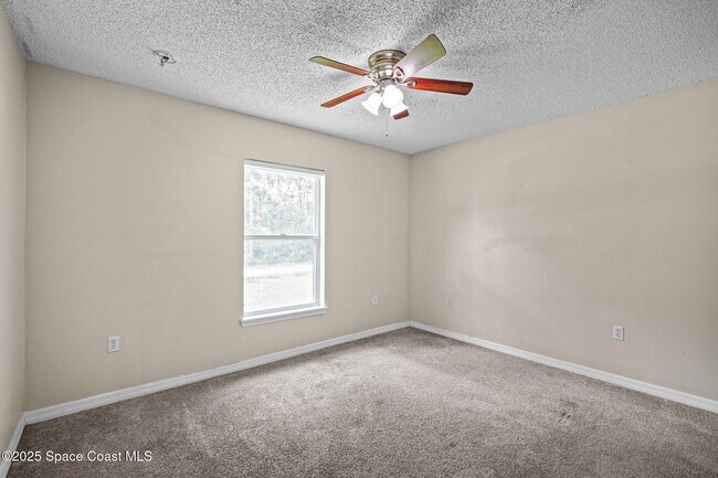 Building Photo - 411 Oceanside St