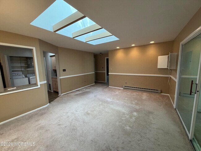 Building Photo - 10 Lexington Ct