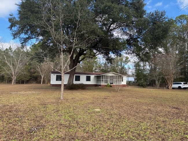 Building Photo - FOR RENT