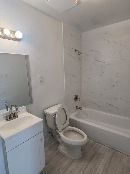 Building Photo - 6223 Sherwood Dr