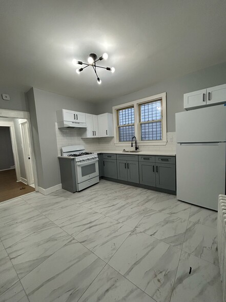 Building Photo - 521 S 16th St