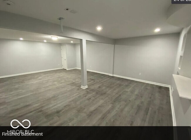 Building Photo - 401 Watercress Way