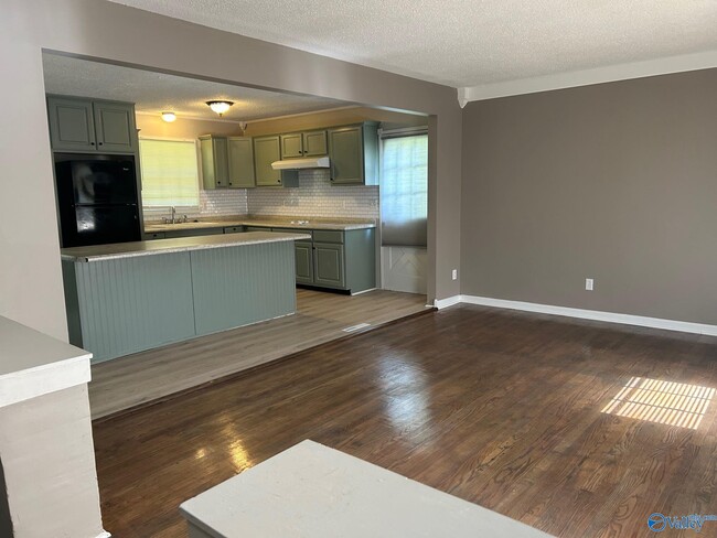 Building Photo - 6020 Rickwood Dr NW