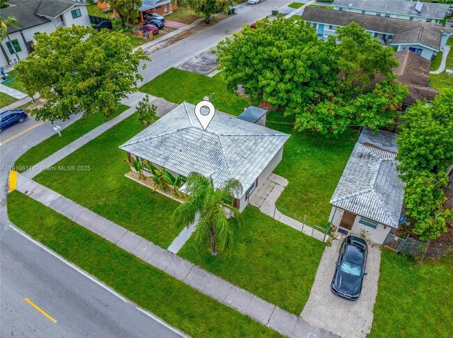 Building Photo - 6044 Funston St