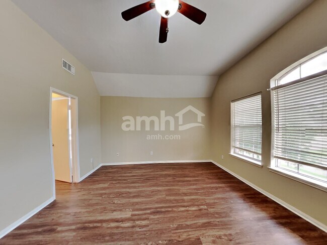 Building Photo - 30826 Trinket Dr