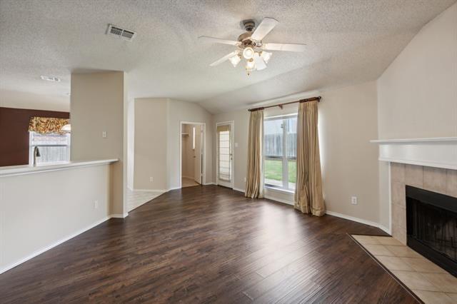 Building Photo - 9916 Nixon Dr