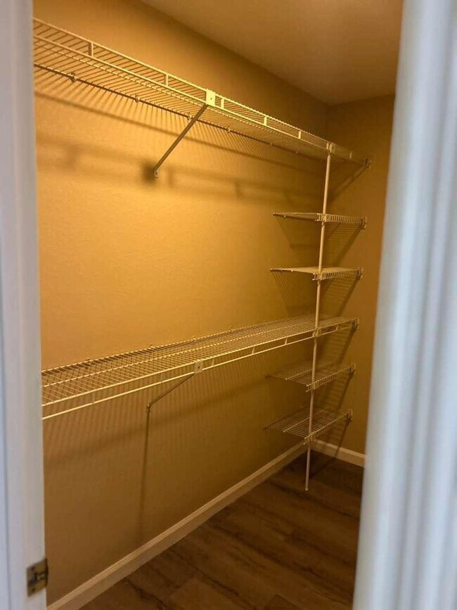 Building Photo - 15822 N 5th Ave