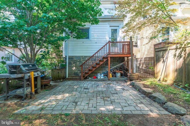 Building Photo - 2929 Oakford Rd