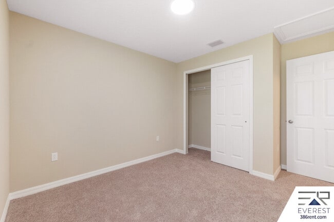 Building Photo - 3 Slumber Path