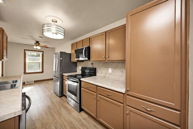 Building Photo - 414 Churchill Ct