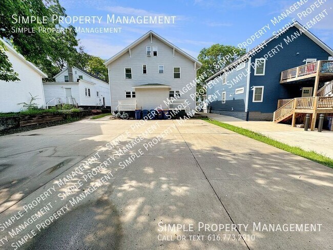 Building Photo - 813 California-