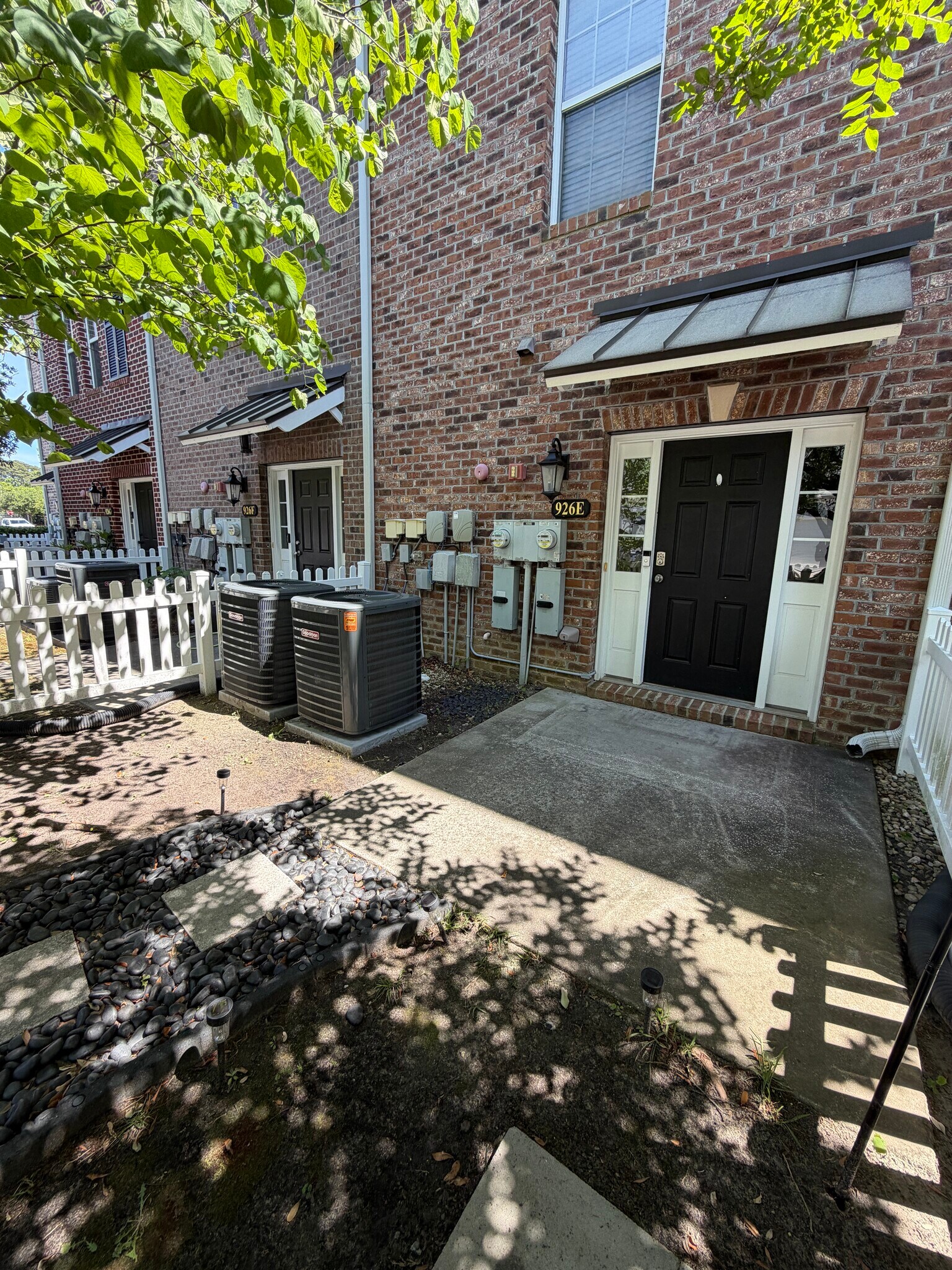 Building Photo - 926 Iris St