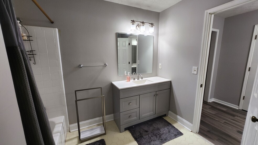 Building Photo - 4360 Elegance Dr