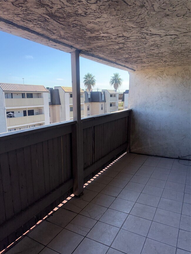 Building Photo - 8519 Hearth Dr