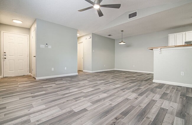 Building Photo - 8112 West Gate Blvd
