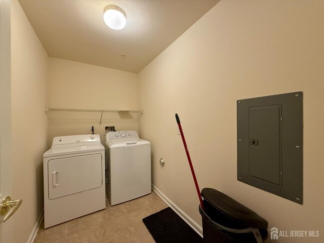 Building Photo - 1315 Fernwood Ct