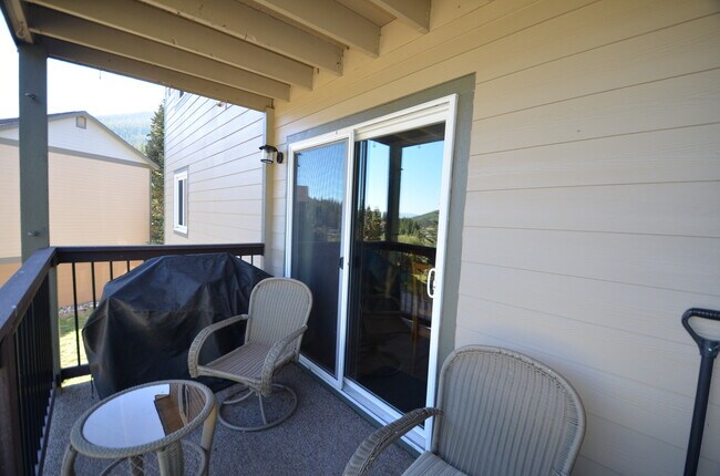 Building Photo - Year lease! Views of Quandary!