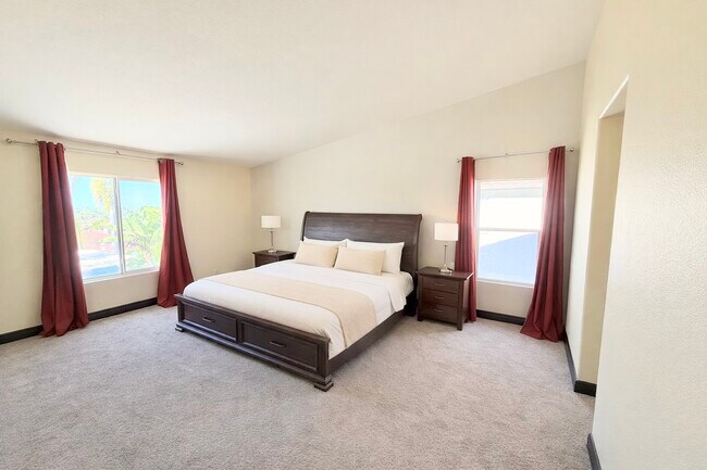 Building Photo - 730 Via Barquero