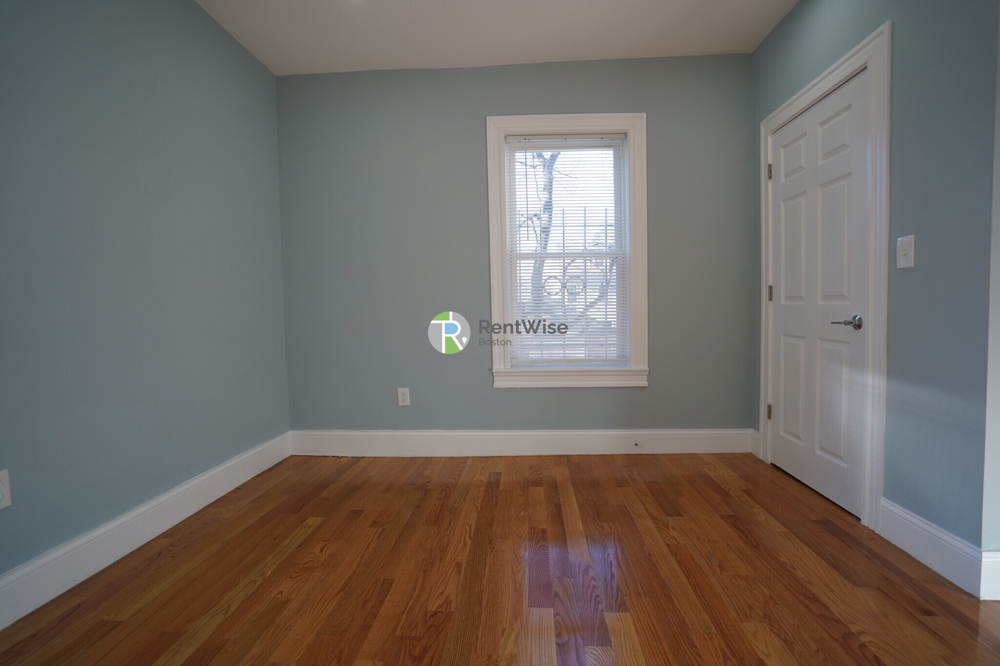 Building Photo - 372 Oxford St