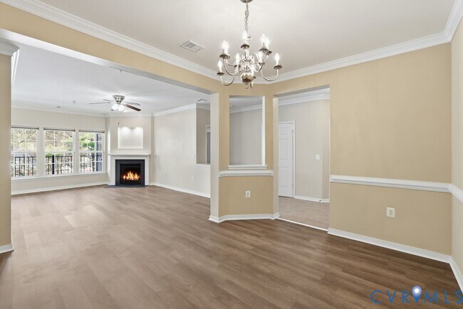 Building Photo - 1000 Westwood Village Way