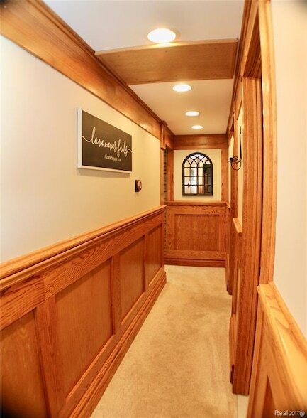 Building Photo - 48677 Sugarbush Rd