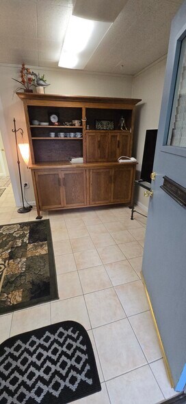 Building Photo - 1447 Lincoln Way