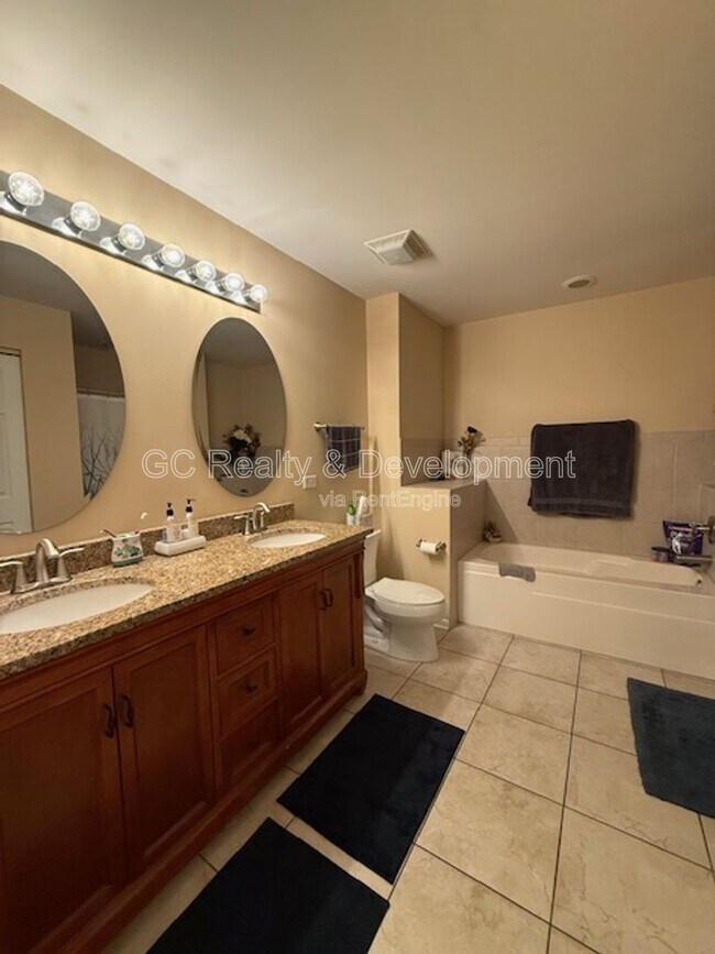 Building Photo - 1030 Turin Dr