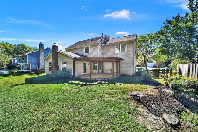 Building Photo - Lovely 4 Bed 2.5 Bath Home in Charlotte!