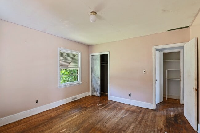 Building Photo - 224 NC-561