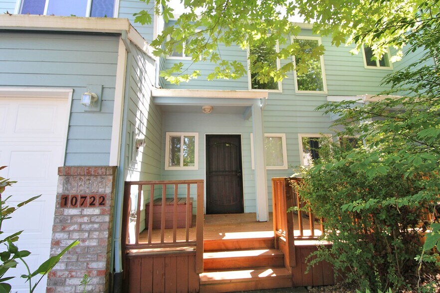 Building Photo - 10722 NE 5th Ave