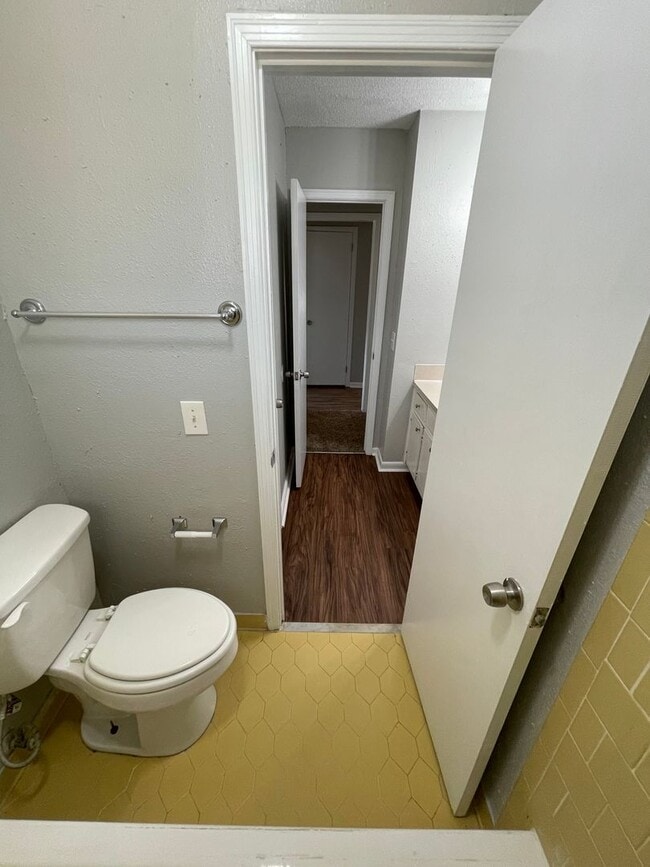 Building Photo - Ranch 3-Bedroom home !!