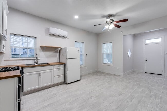 Building Photo - 7133 Avenue C