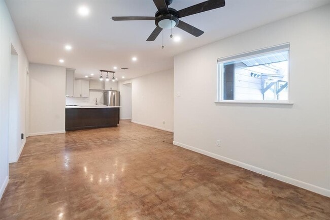 Building Photo - 1301 Clearfield Dr