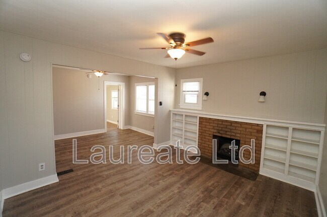 Building Photo - 3826 S Broadway